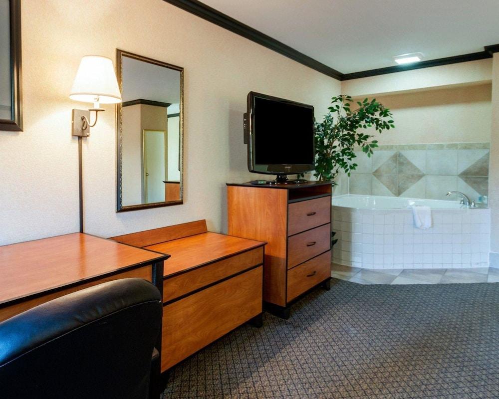 Quality Inn & Suites Lufkin Exterior photo