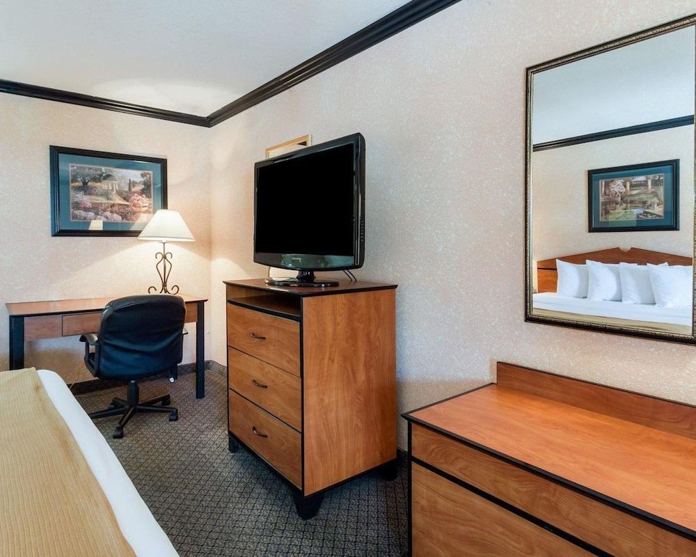 Quality Inn & Suites Lufkin Exterior photo