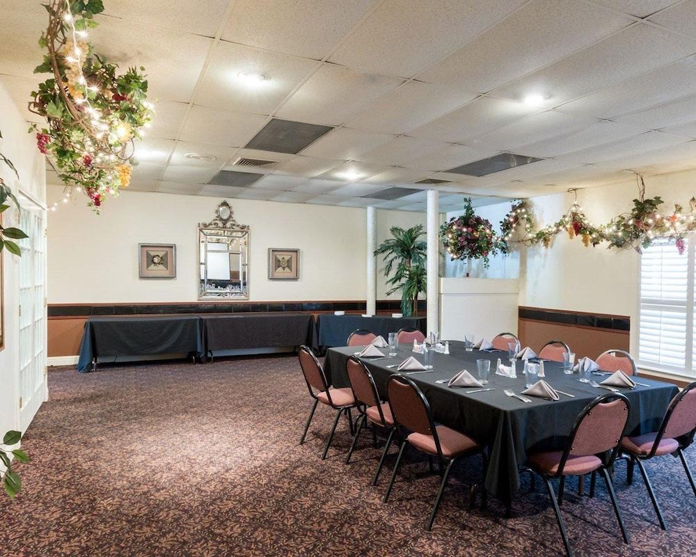 Quality Inn & Suites Lufkin Exterior photo