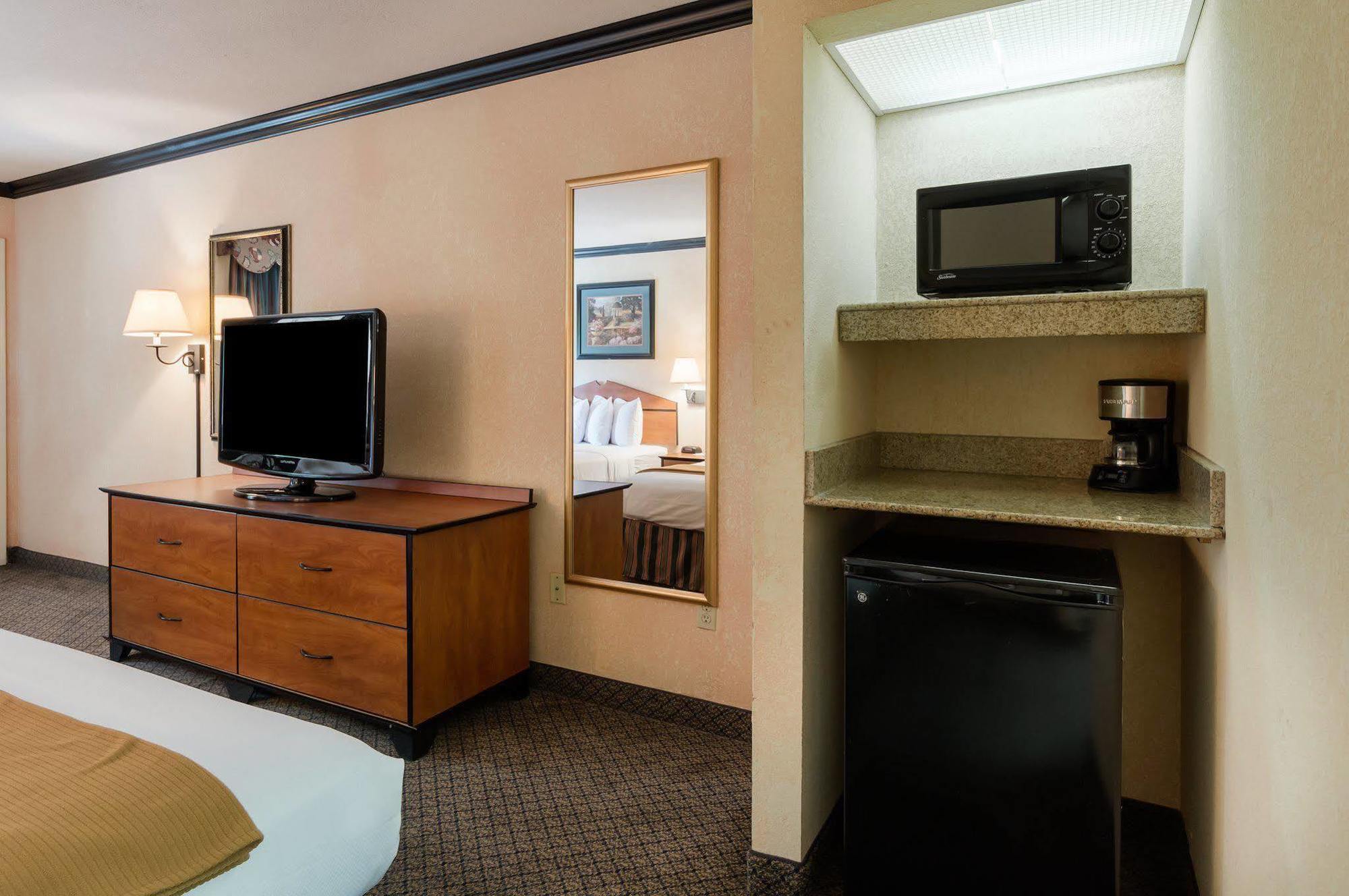 Quality Inn & Suites Lufkin Exterior photo